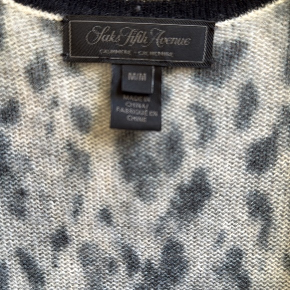 Saks Fifth Avenue Gray and Black Animal Print cashmere Sweater - Picture 2 of 7